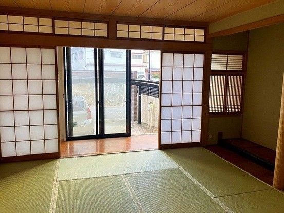 Renovated 5SLDK House in Neyagawa, Osaka – 198.83 sqm - Thumbnail 2