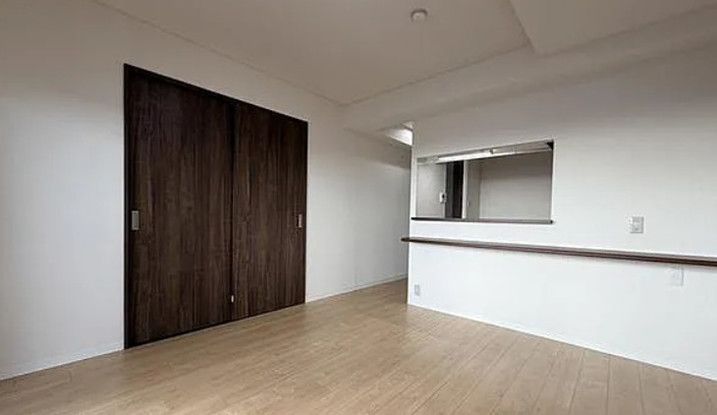 4LDK Apartment for Sale in Himeji, Hyogo - 72.5 sqm - Thumbnail 3