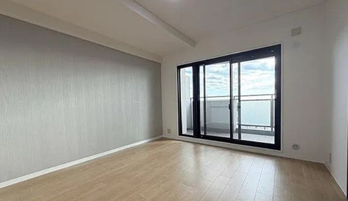 4LDK Apartment for Sale in Himeji, Hyogo - 72.5 sqm - Thumbnail 2