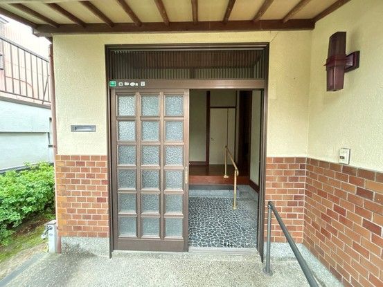 Renovated 3LDK House for Sale in Toyama City with Large Lot - Thumbnail 4