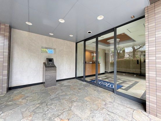 2SLDK Apartment for Sale in Takamatsu, Kagawa - 79.92m² - Thumbnail 2