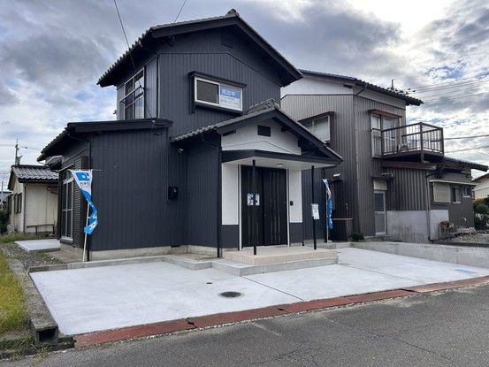 Renovated 3LDK House in Tsuruga, Fukui - 88.44 sqm - Thumbnail 2