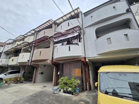 5LDK Detached House for Sale in Joto Ward, Osaka - Thumbnail 3