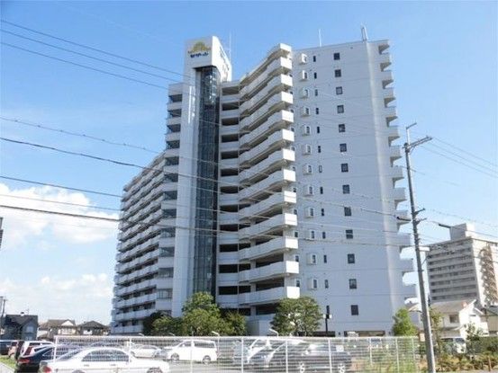 2LDK Apartment with Lake Biwa View in Moriyama, Shiga - Thumbnail 3