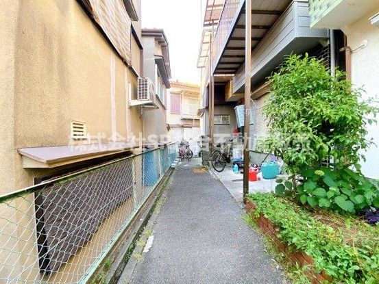 2LDK Terrace House for Sale in Higashiosaka, Osaka - Thumbnail 3