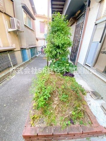 2LDK Terrace House for Sale in Higashiosaka, Osaka - Thumbnail 4