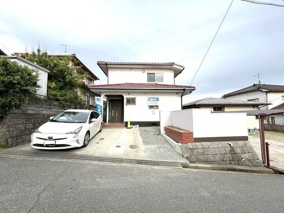 Renovated 3LDK House on Hill in Fukuyama, Hiroshima - Thumbnail 2
