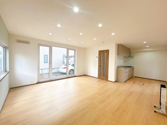 Renovated 4LDK House in Kitahiroshima with 2 Parking Spaces - Thumbnail 4