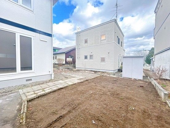 Renovated 4LDK House in Kitahiroshima with 2 Parking Spaces - Thumbnail 3