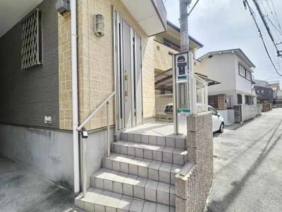 Detached House for Sale in Yodogawa Ward, Osaka - Thumbnail 2