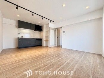 Renovated 3LDK Apartment with Roof Balcony in Chofu, Tokyo - Thumbnail 4