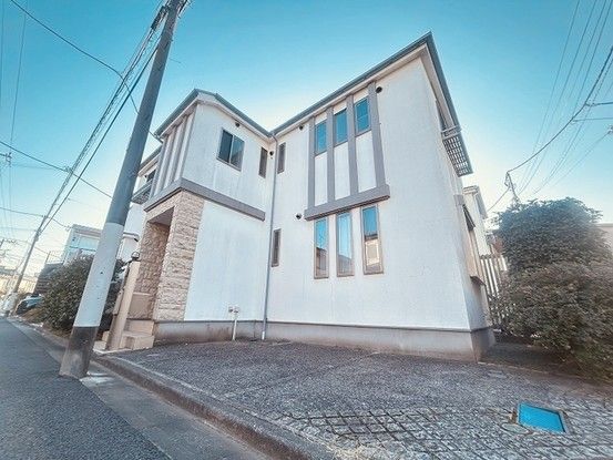 Modern 4LDK House for Sale in Suginami, Tokyo - Thumbnail 2
