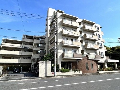 3LDK Apartment for Sale in Chiba City, Mihama-ku - Thumbnail 4