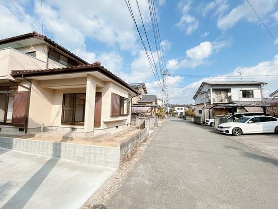 Renovated 4SLDK House in Miyaki Town, Saga Prefecture - Thumbnail 2