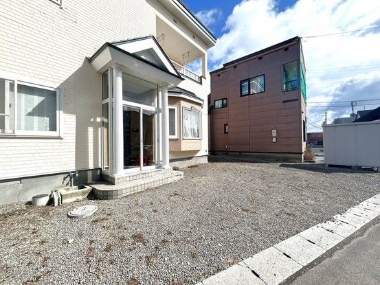 Renovated 4LDK House with Balcony in Hakodate, Hokkaido - Thumbnail 2