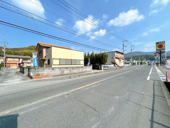 Renovated 3LDK House on Corner Lot in Yanai, Yamaguchi - Thumbnail 3