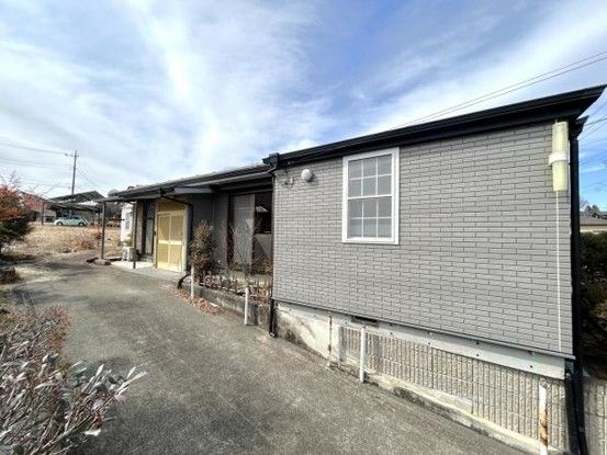 Renovated 2LDK House with Separate Clinic in Sakura, Tochigi - Thumbnail 2
