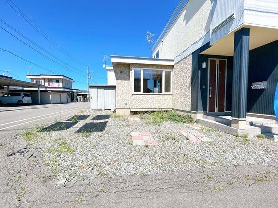 Renovated 4LDK House in Makubetsu, Hokkaido Near Satsunai Station - Thumbnail 2
