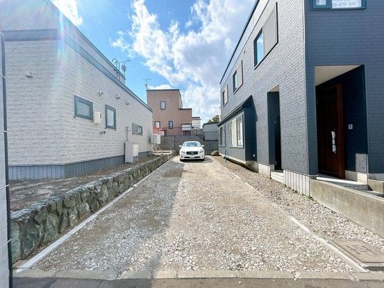 Renovated 4LDK House in Minami-ku Sapporo with Parking - Thumbnail 2