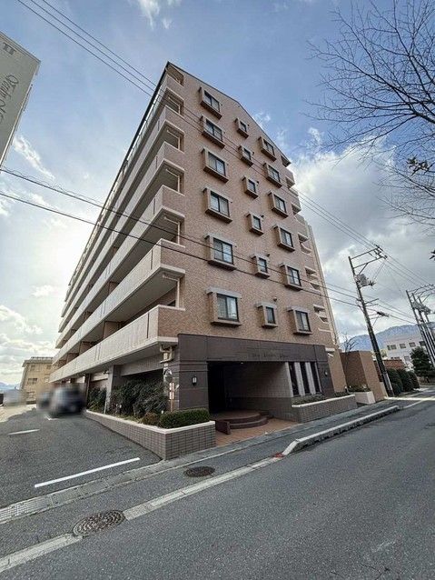 Renovated 3LDK Apartment for Sale in Saeki-ku, Hiroshima - Thumbnail 2
