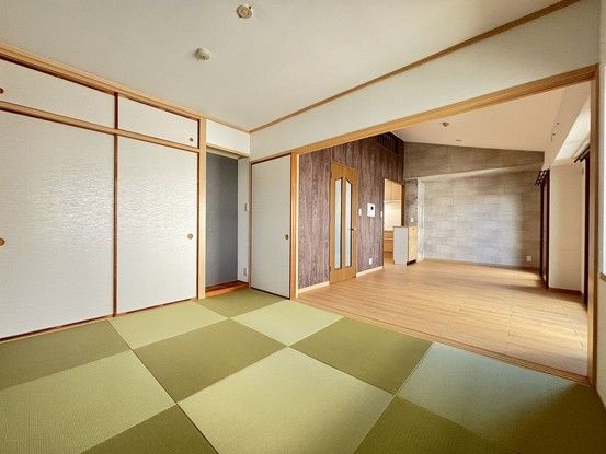 Renovated 3LDK Apartment for Sale in Saeki-ku, Hiroshima - Thumbnail 4
