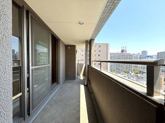 4LDK Apartment for Sale in Kobe's Hyogo Ward - Thumbnail 4