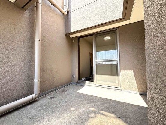 4LDK Apartment for Sale in Kobe's Hyogo Ward - Thumbnail 2