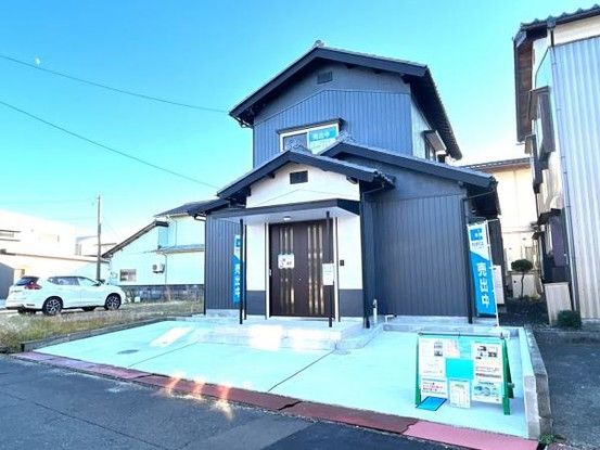 Renovated 3LDK House in Tsuruga, Fukui with Parking for 3 Cars - Thumbnail 2