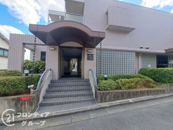 Renovated 4LDK Apartment for Sale in Ikoma, Nara - Thumbnail 3