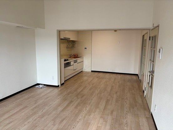 3LDK Apartment in Hiroshima City Nishi Ward 85m² - Thumbnail 2