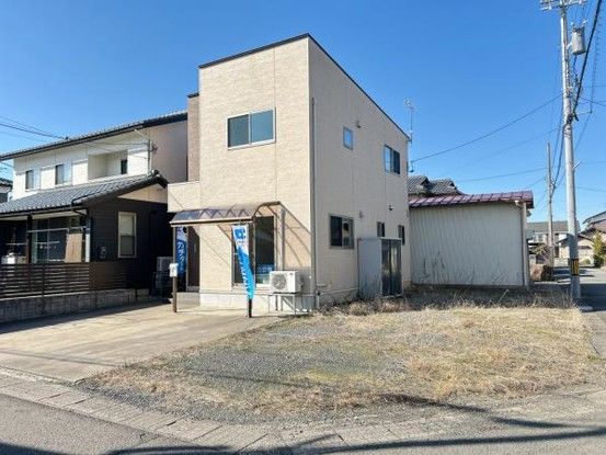 Renovated 3LDK Corner Lot House Near Sandome Nishi Station, Sabae - Thumbnail 3