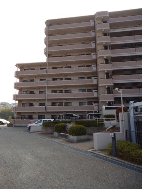 3LDK Apartment for Sale in Kawanishi, Hyogo - 80.5 sqm - Thumbnail 2