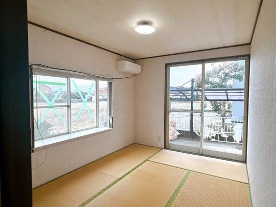 Renovated 4LDK House for Sale in Takamachi, Miyazaki - Thumbnail 2