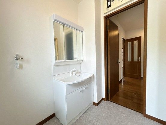 Renovated 4SLDK House in Shimotsuma, Ibaraki - Thumbnail 3