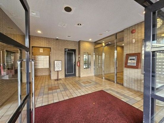Renovated 4LDK Apartment for Sale near Hanaten Station, Osaka - Thumbnail 3
