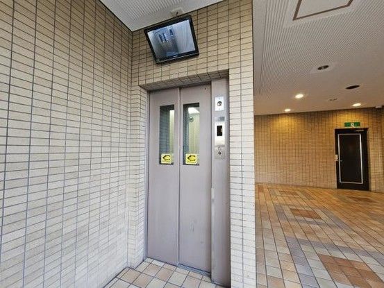 Renovated 4LDK Apartment for Sale near Hanaten Station, Osaka - Thumbnail 2