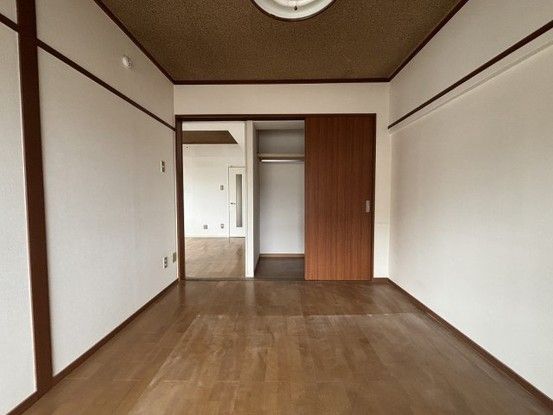 3DK Corner Apartment Near Ajioka Station, Komaki, Aichi - Thumbnail 3