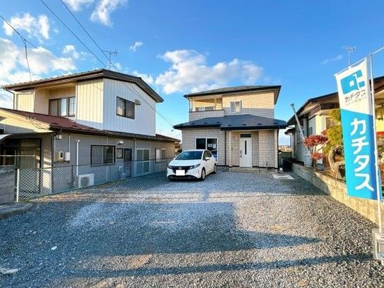 Renovated 3LK House with Parking for 4 in Hachinohe, Aomori
