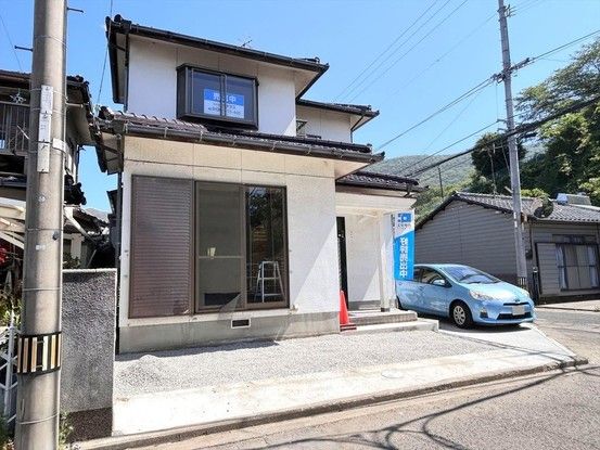 Renovated 4LDK House in Takamatsu, Kagawa - 93.57m² - Thumbnail 2