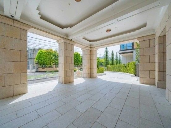 2LDK Apartment for Sale in Minato-ku, Tokyo - Thumbnail 3