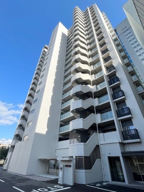 3LDK Apartment in The Park Terrace Takara Tower, Kagoshima - Thumbnail 4