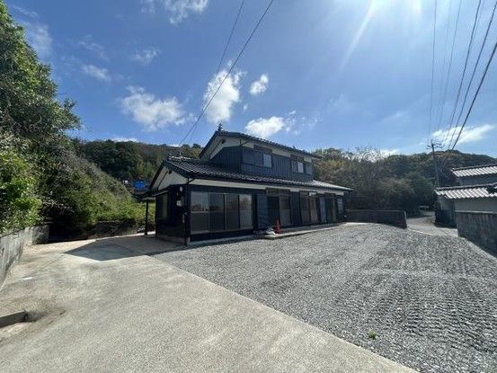 4LDK Renovated House for Sale in Hofu City, Yamaguchi - Thumbnail 3