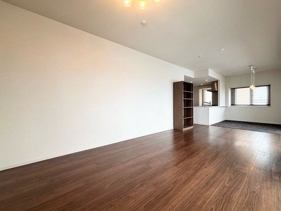 2LDK Apartment for Sale in Naha, Okinawa - 76.66 sqm - Thumbnail 4