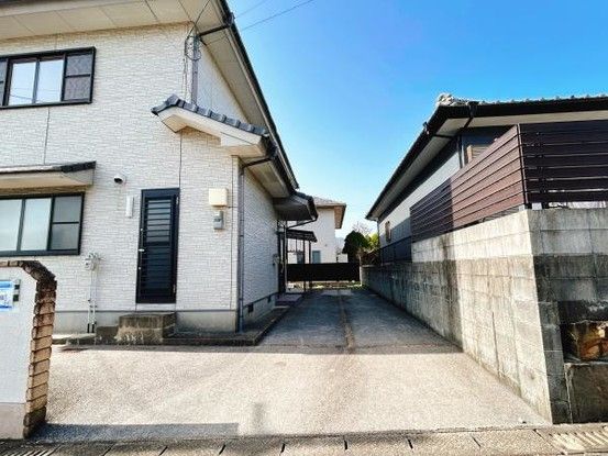 5LDK House for Sale in Kadogawa, Miyazaki - 146.2m2 - Thumbnail 3