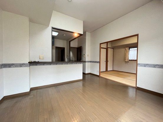 3SLDK Apartment for Sale in Takamatsu, Kagawa with Private Garden - Thumbnail 3