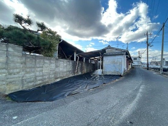 2SK House for Sale Near Sanuki-Shiratori Station in Higashikagawa - Thumbnail 2