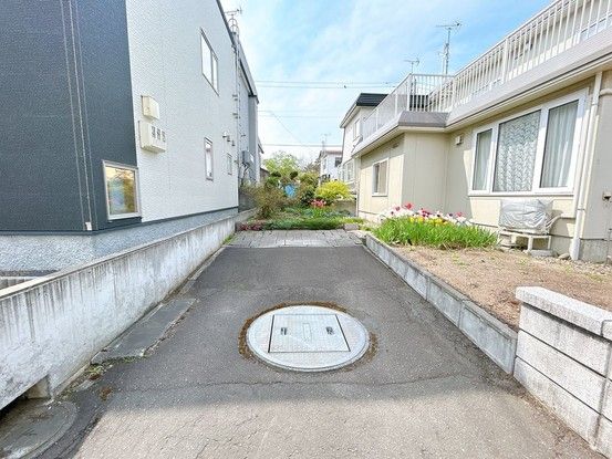 4LDK House for Sale in Inaho, Teine Ward, Sapporo - Thumbnail 3