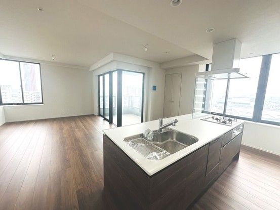 4LDK Apartment for Sale in Fukuoka City, 103.76 sqm - Thumbnail 2