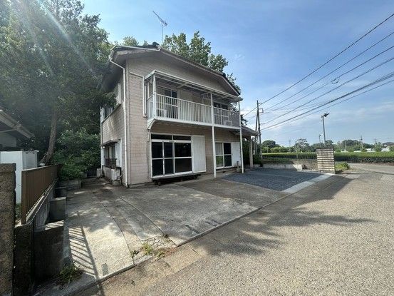 Renovated 4LDK House for Sale in Koga, Ibaraki with Parking - Thumbnail 2