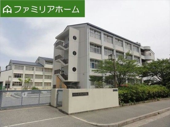 Spacious 4LDK Apartment Near Seishin-Minami Station, Kobe - Thumbnail 2